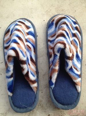 義烏越火江湖 10元甩賣模式如何引爆地攤棉拖鞋批發新潮流